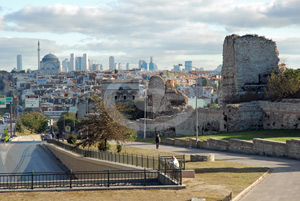 Turkije - Istanboel - Skyline met stadsmuren